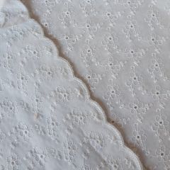 Broderie Anglaise Scallop Border: Off White | Dressmaking Fabric