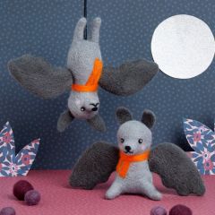 Bat Mini Needle Felting Kit | Hawthorn Handmade